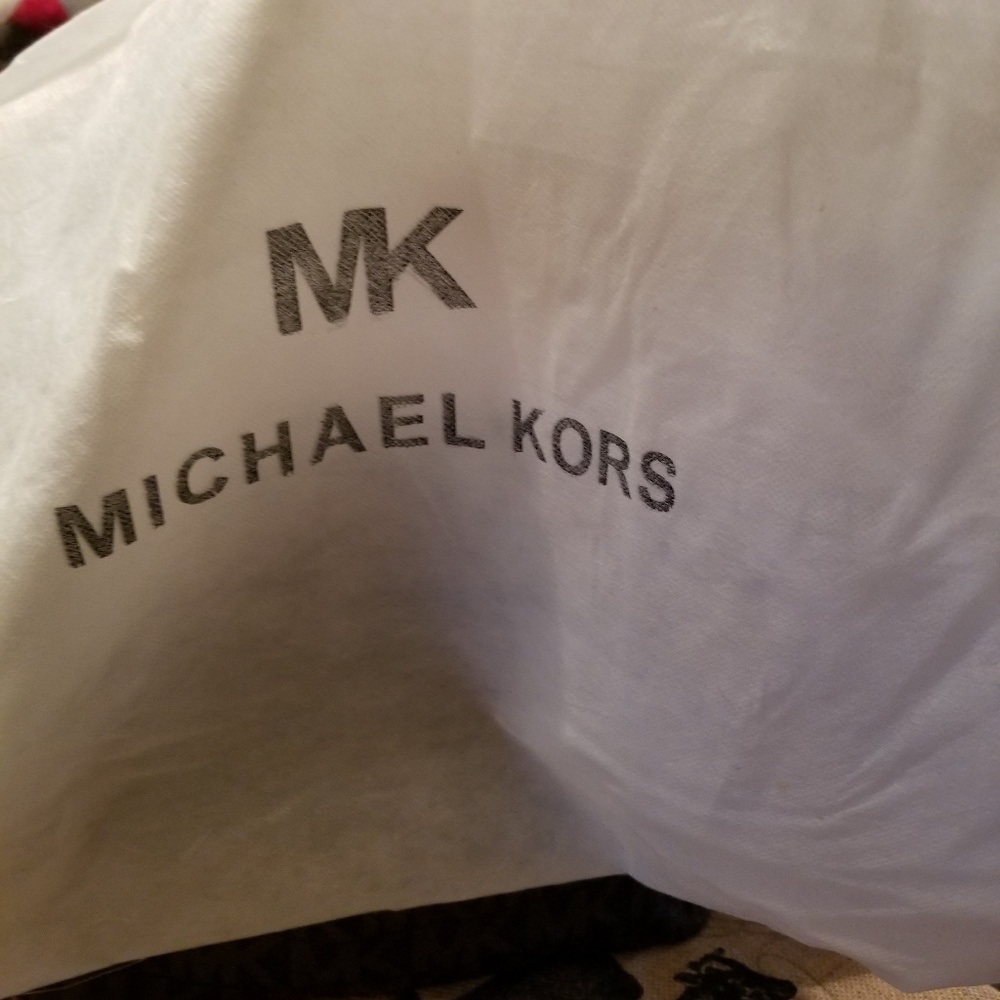 Micheal Kors tote handbag - Picture 2 of 7